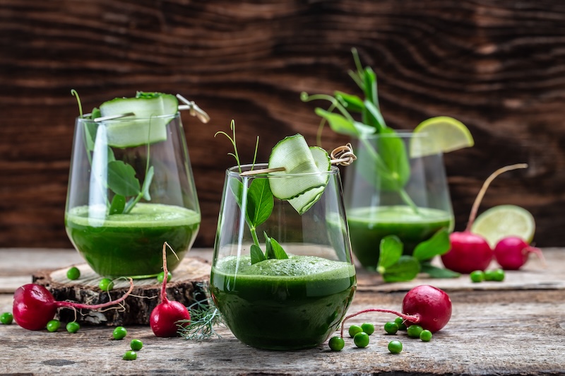 Hampaproteindrink med bär och hampafrön