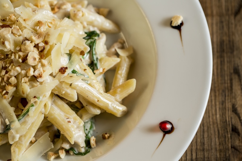 Proteinrik hampa-pasta med krämig sås